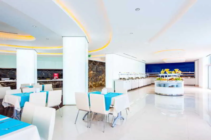 Water Planet Hotel & Aquapark - Image 1