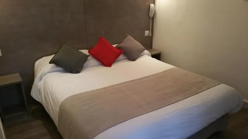 Super - Image 1