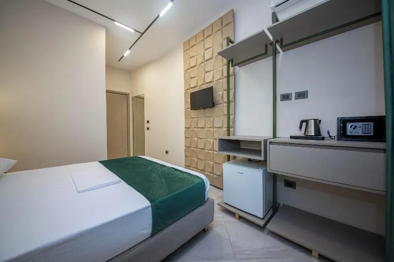 Hotel Royal - Image 1