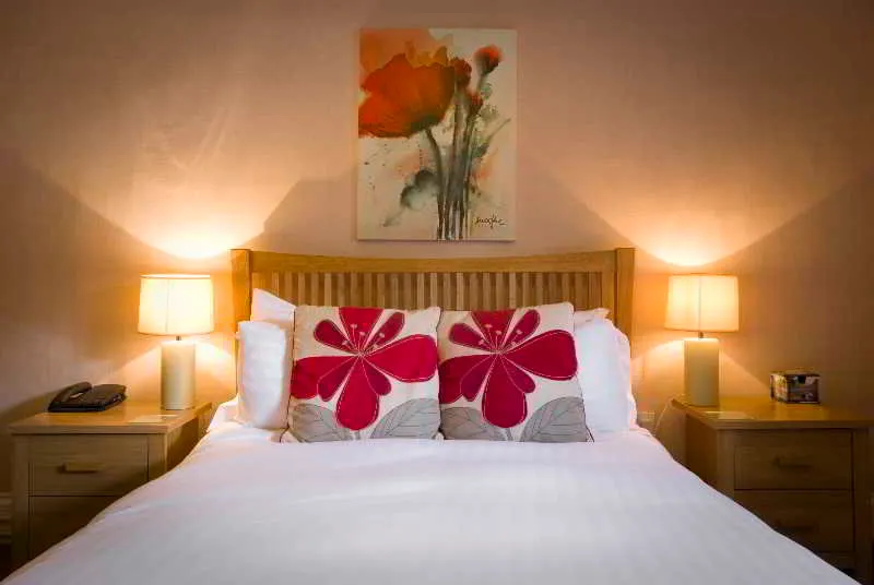 Dale Lodge Hotel - Image 1