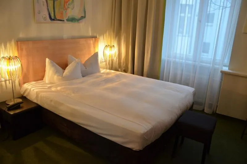Hotel Alexander Berlin - Image 1