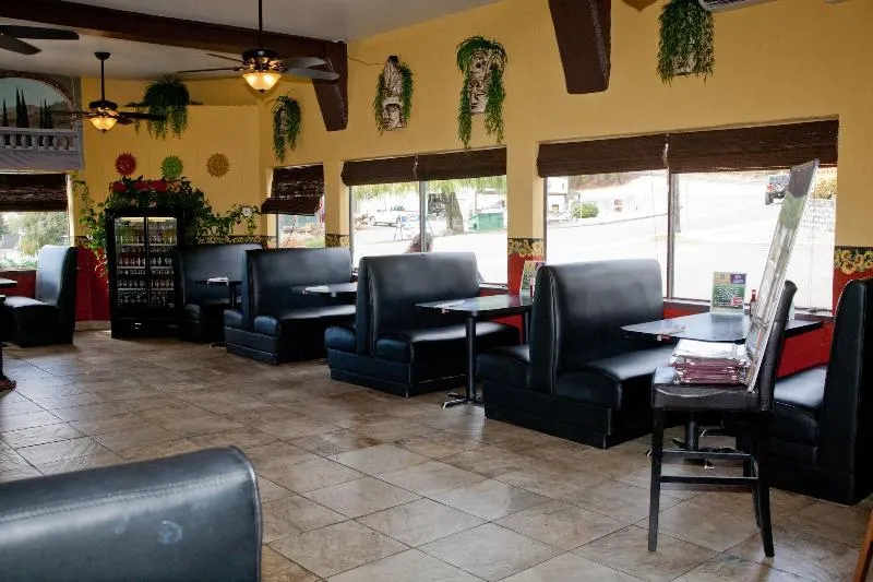 The Green Tree Hotel - Image 1