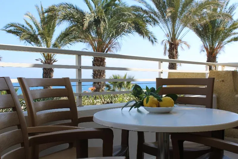 MyroAndrou Hotel Apartments - Image 1