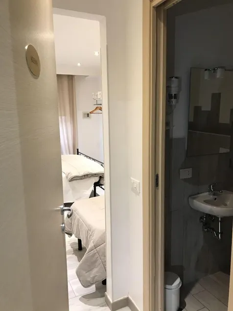 Home Meryem - Image 1
