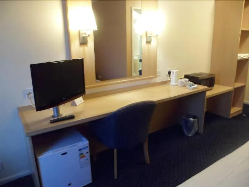 Metro Inns Huddersfield - Image 1