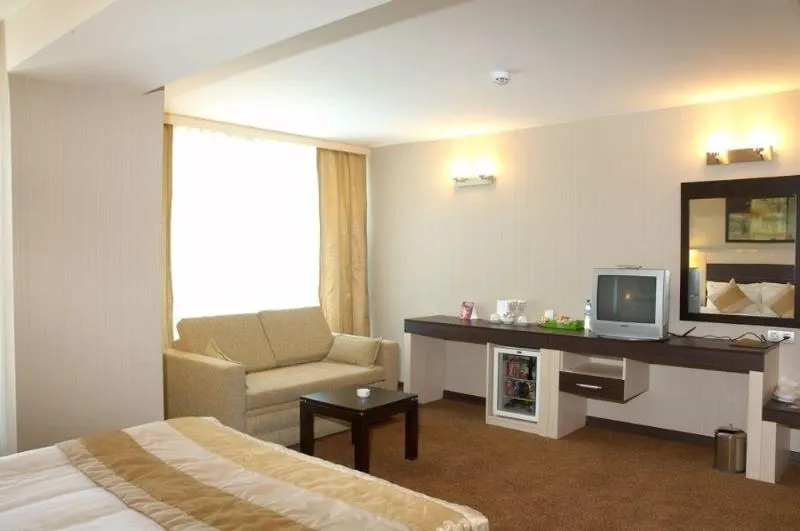 Comfort  Izmir Boutique Hotel - Image 1