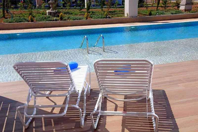 Sandy Villas Resort - Image 1