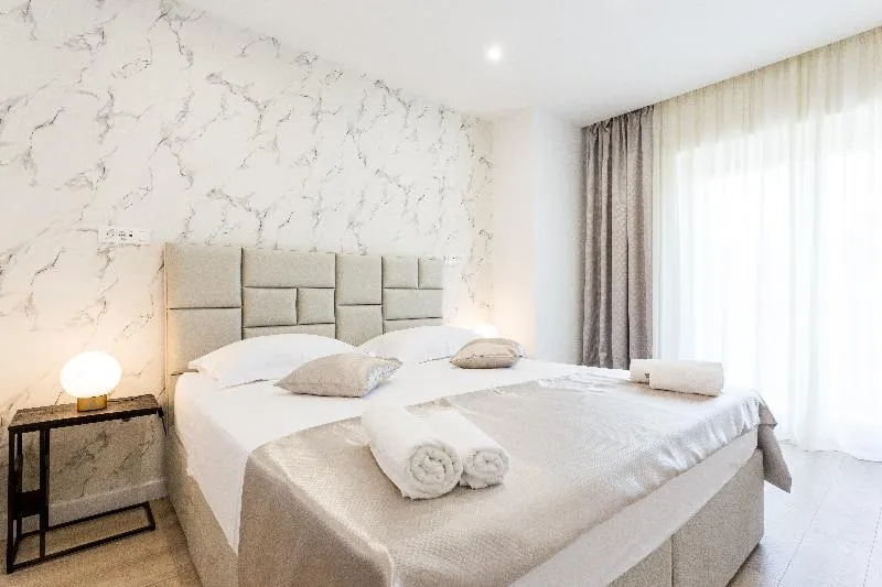 Shine of Life Luxury Rooms - Image 1