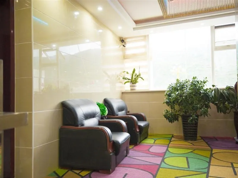 Shell Dingxi Mincounty Minzhou East Road Hotel - Image 1