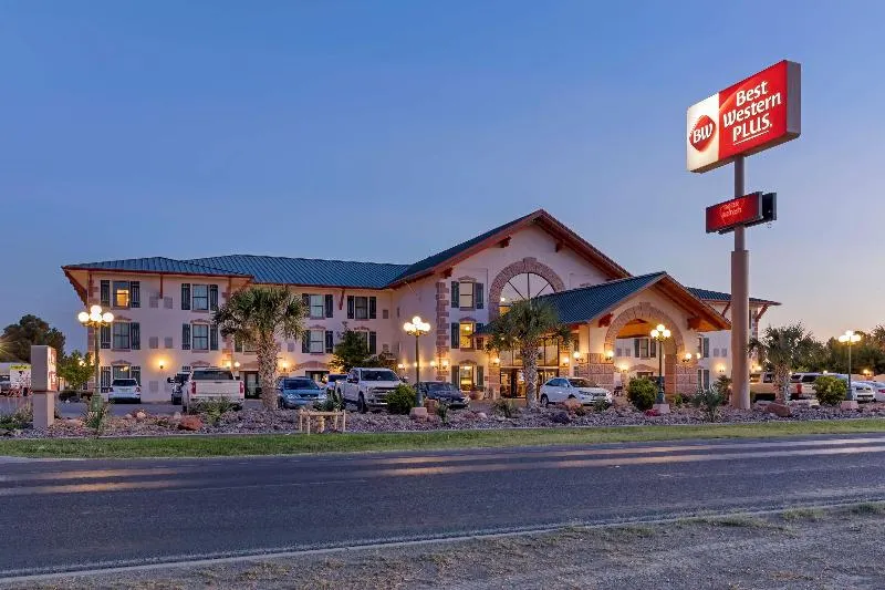 Best Western Plus Swiss Chalet Hotel & Suites - Image 1