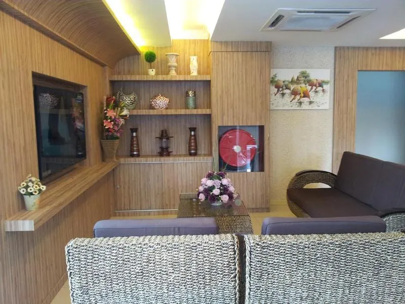 Sri Mutiara Hotel - Image 1