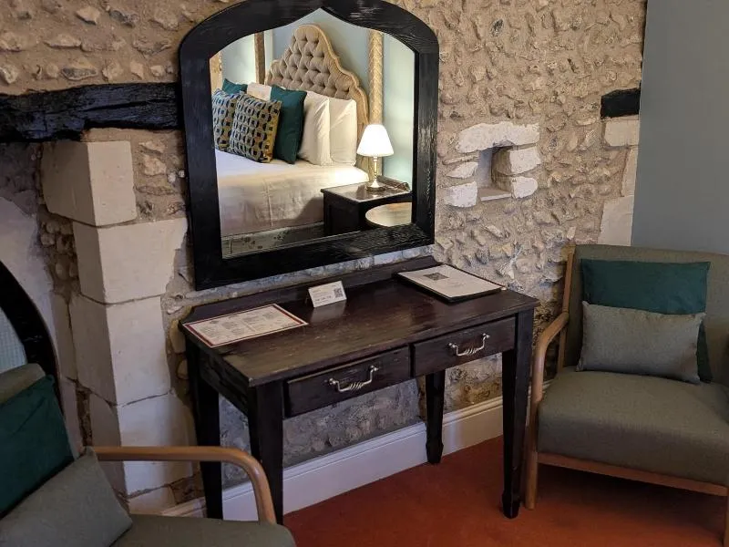 Hitchin Priory Hotel - Image 1