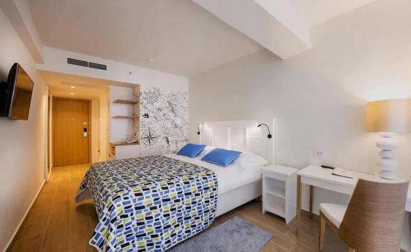 Amadria Park Beach Hotel Jure - Image 1