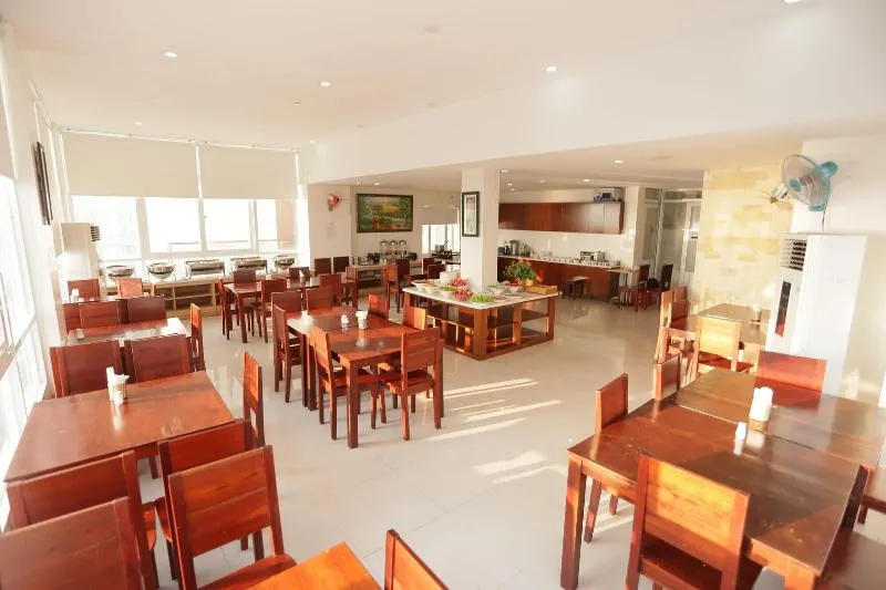 Prince Hotel - Image 1