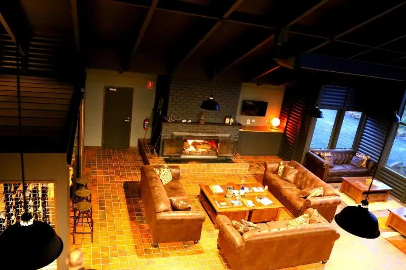Thousand Lakes Lodge - Image 1
