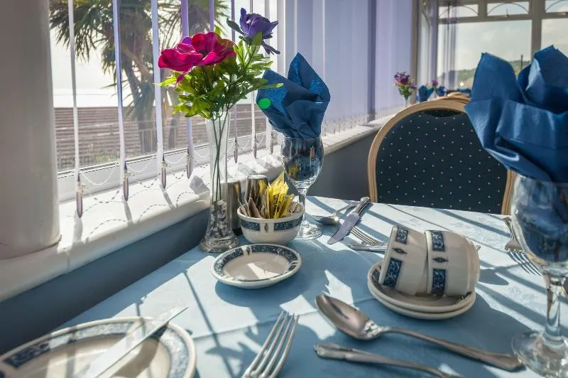 The Channel View Hotel - Image 1