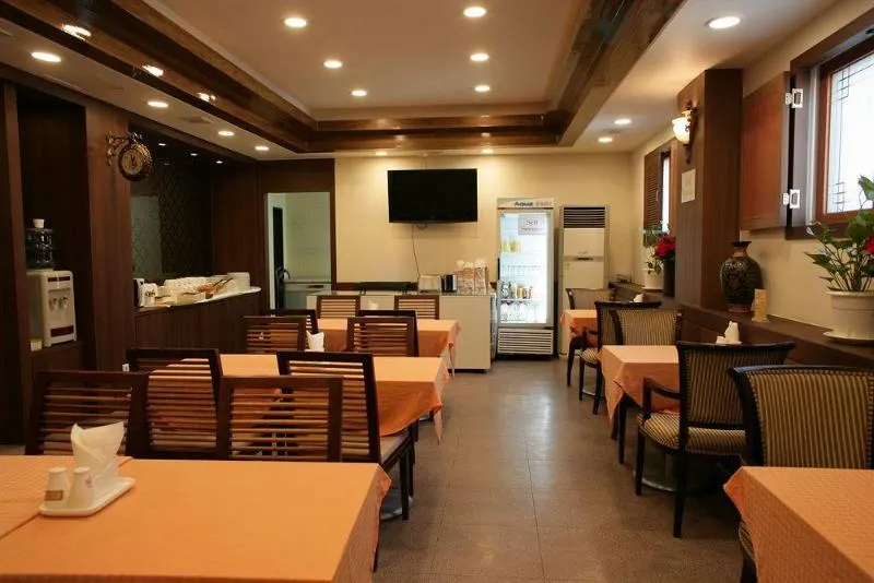 Hill House Myeongdong - Image 1
