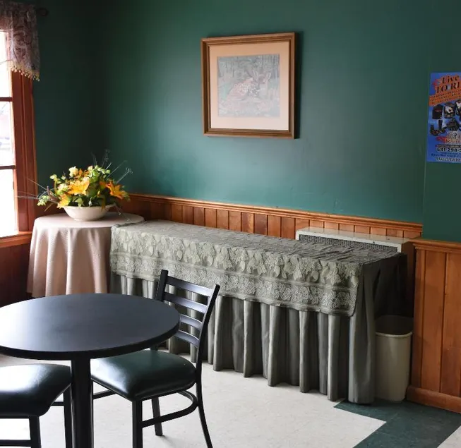 Elkins Economy Inn - Image 1