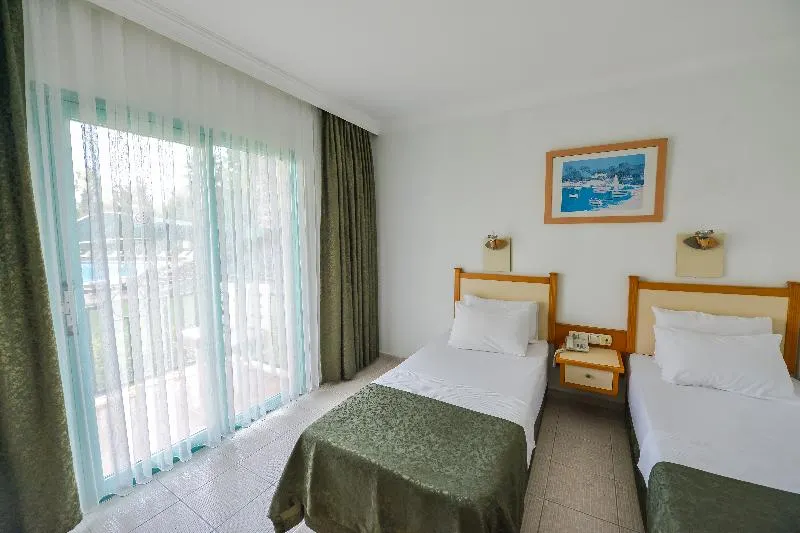 Rebin Beach Hotel - Image 1