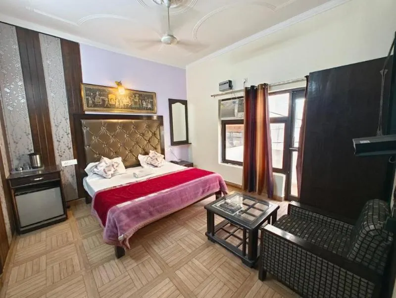 Hotel Vishla Palace IN "Unit of SA Brothers Services" - Image 1