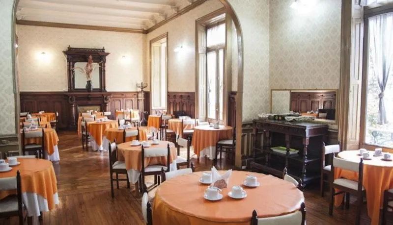 Hotel Reina - Image 1