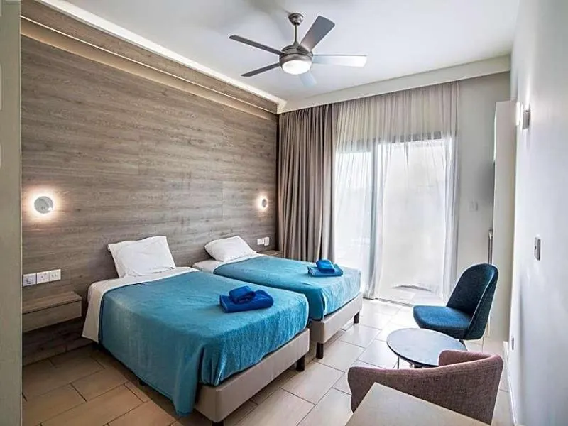Aphrodite Beach Hotel - Image 1