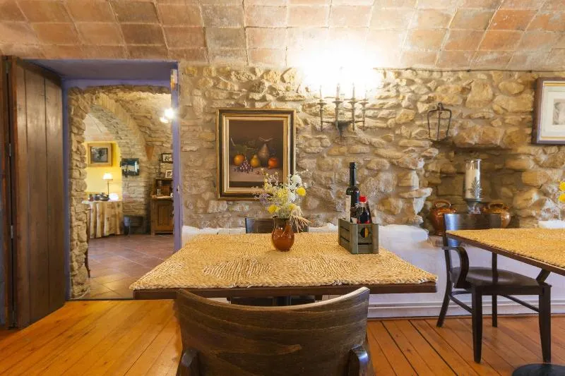 Hotel Mas Rabiol - Image 1
