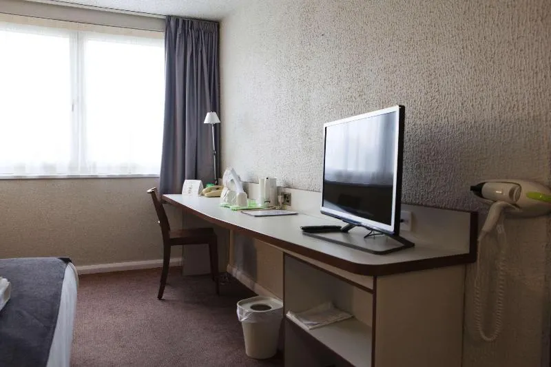 Campanile Bradford - Image 1