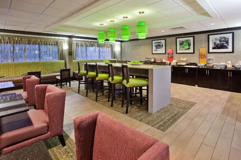 Hampton Inn Atlanta Town Center/Kennesaw - Image 1