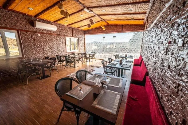Jabal Al Akhdar Grand Hotel - Image 1