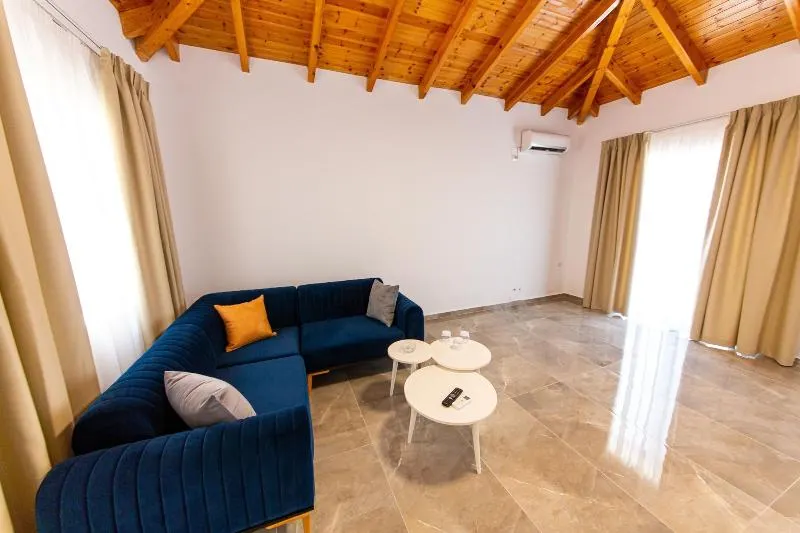 Santa Oliva Suites - Image 1