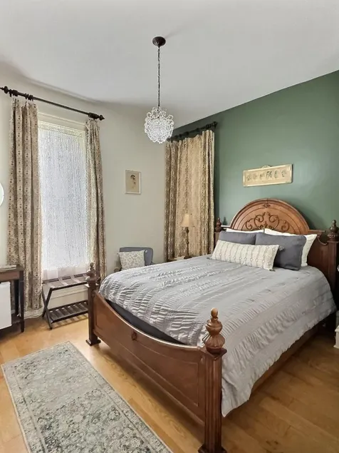 Lasalle Guest House - Image 1