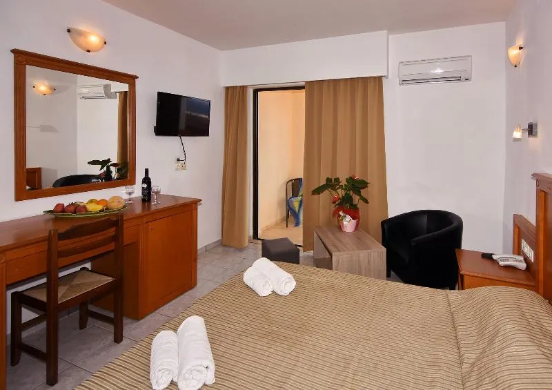 Ocean Heights View Hotel - Image 1