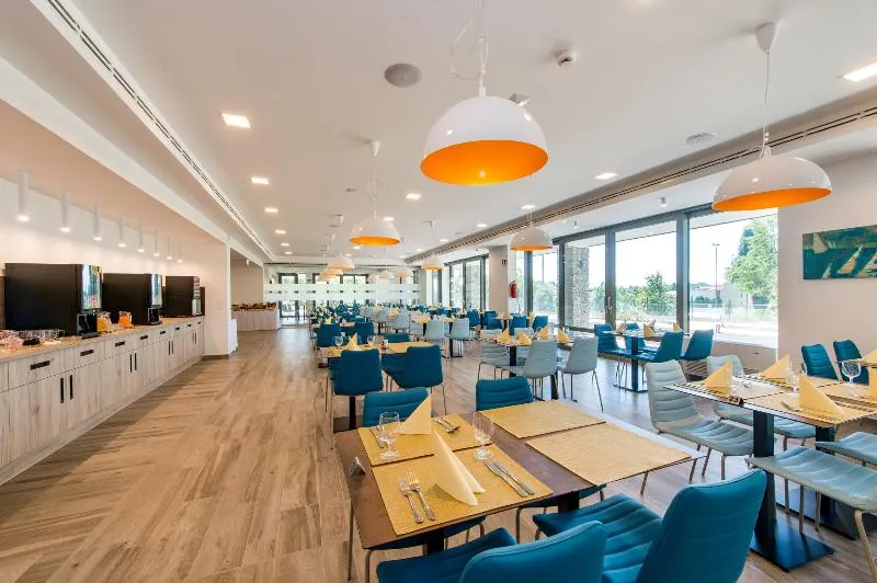 Akademia Hotel**** Balatonfured - Image 1