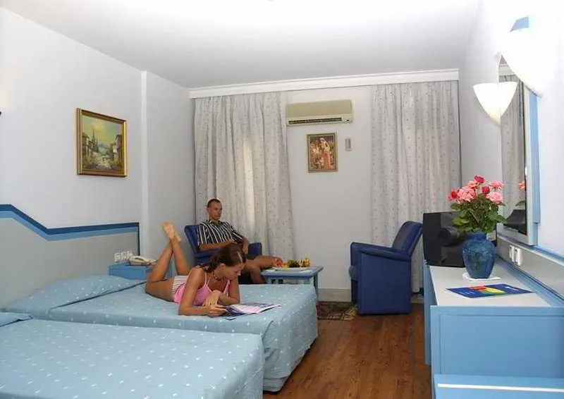 Karat Hotel - Image 1