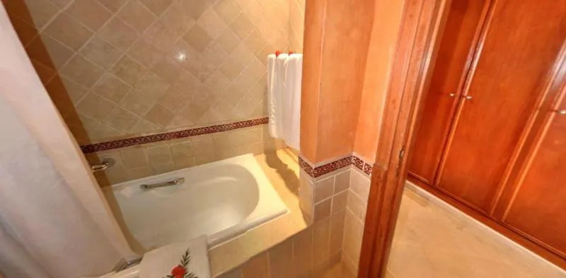 Alhambra Thalasso - Image 1