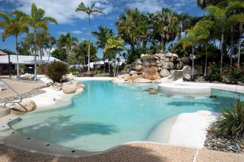 Mission Beach Resort - Image 1