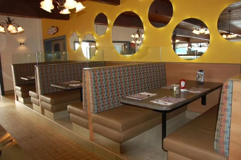 Econo Lodge Forestville - Image 1