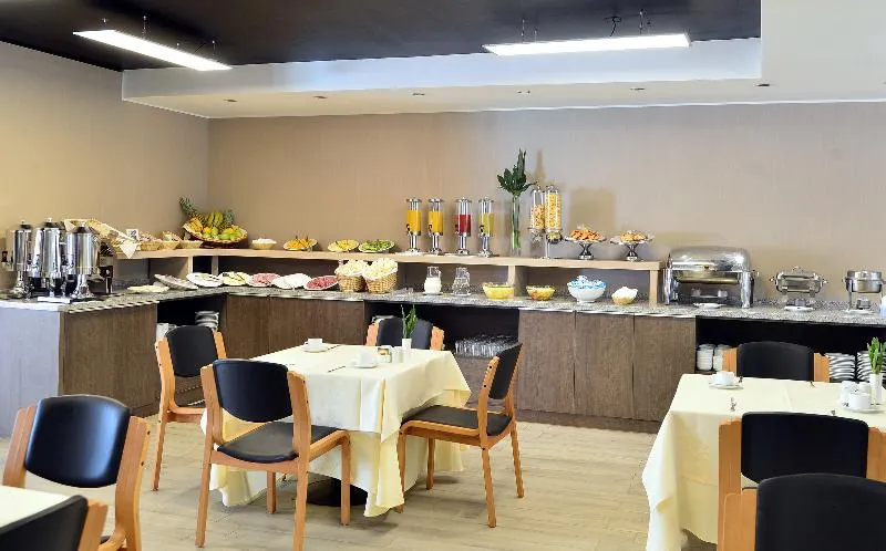 Panamericana Hotel Providencia - Image 1