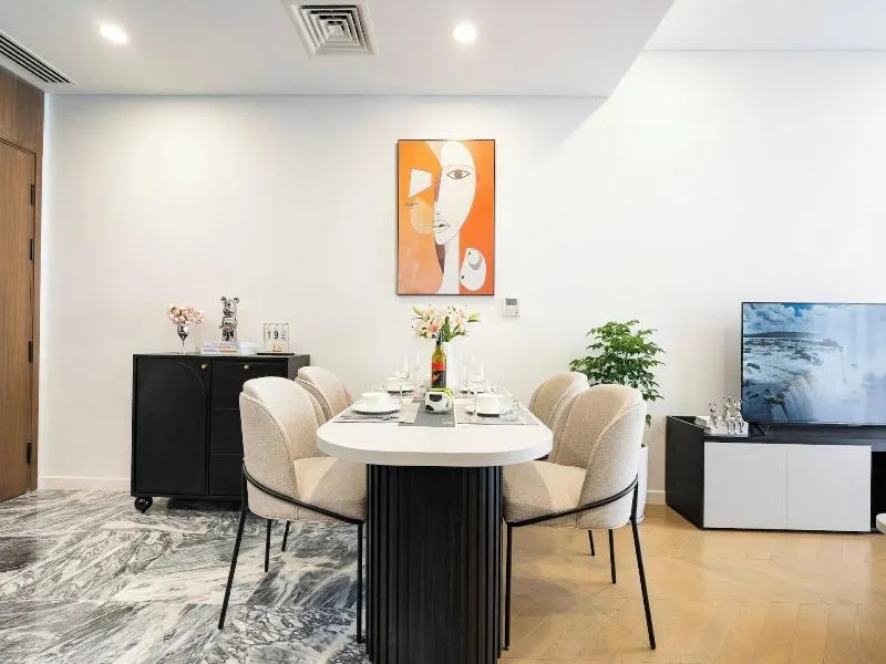 Estella Luxury Vacation Hotel Apartment - Image 1