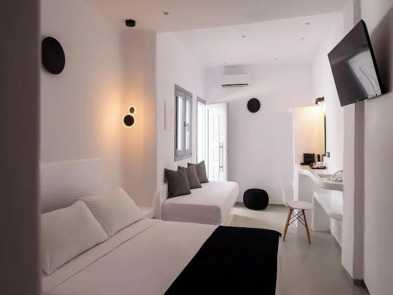 Tataki Hotel - Image 1