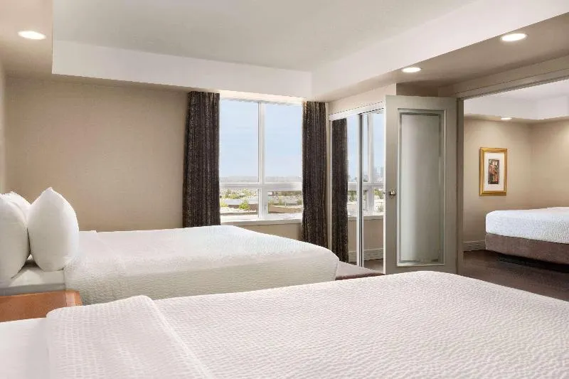Royal Hotel Calgary, Trademark Collection by Wyndham - Image 1