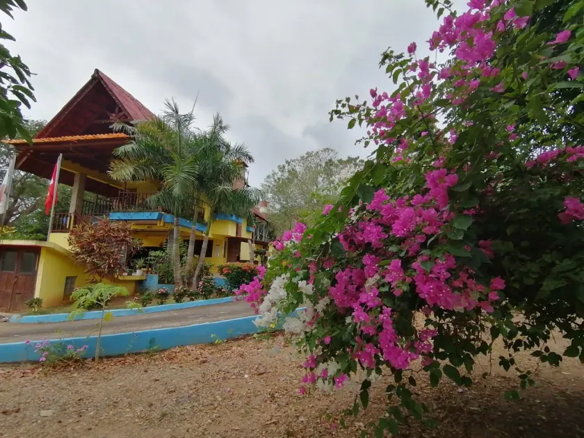 Hostal San Cristobal - Image 1