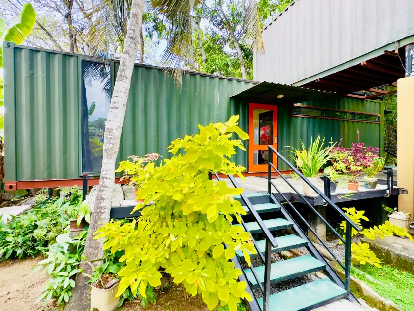 Travelers Haven Hostel Katunayake - Image 1