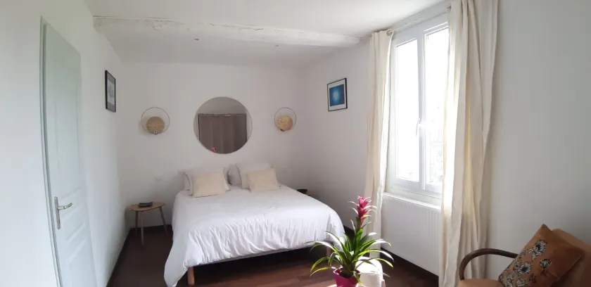 Pied a Terre - Image 1