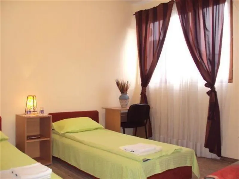 Sofa Guesthouse - Image 1