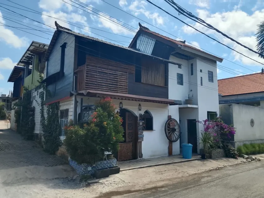 Blue Lotus Inn - Image 1