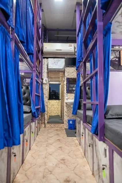 Hostelhuez - Image 1