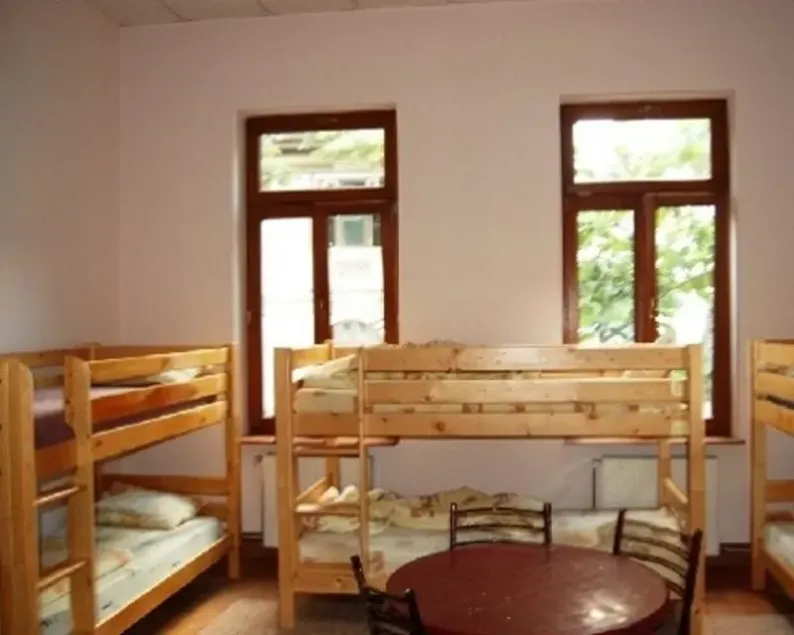 Alex Villa Hostel - Image 1