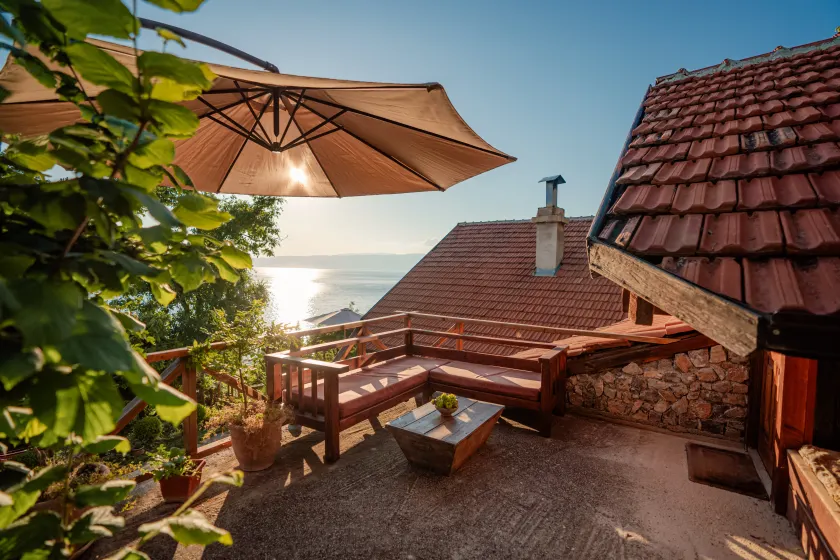 Robinson Sunset Guest House - Image 1